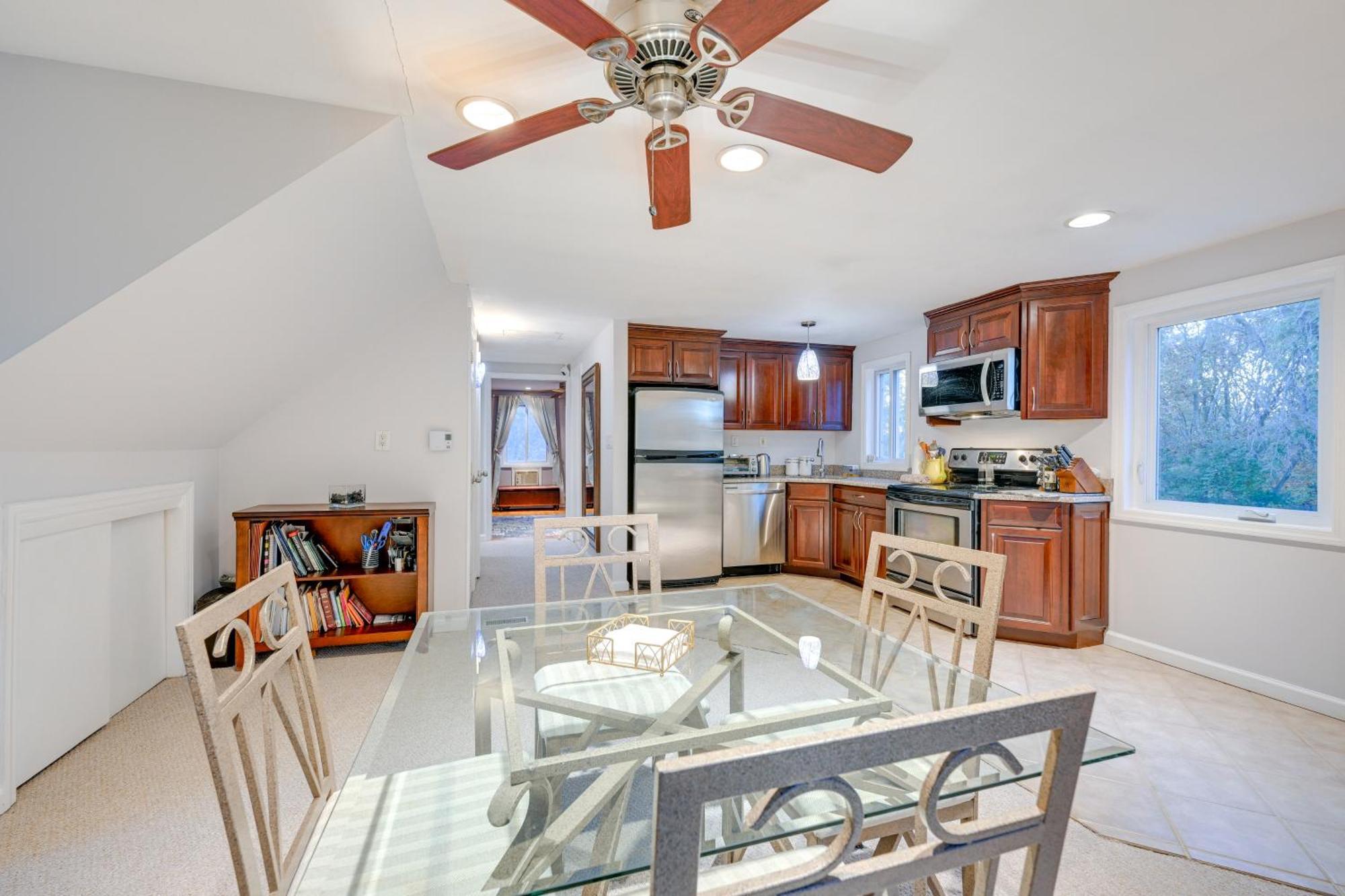 Cozy Dix Hills Apt With Deck About 7 Mi To Beach! Εξωτερικό φωτογραφία