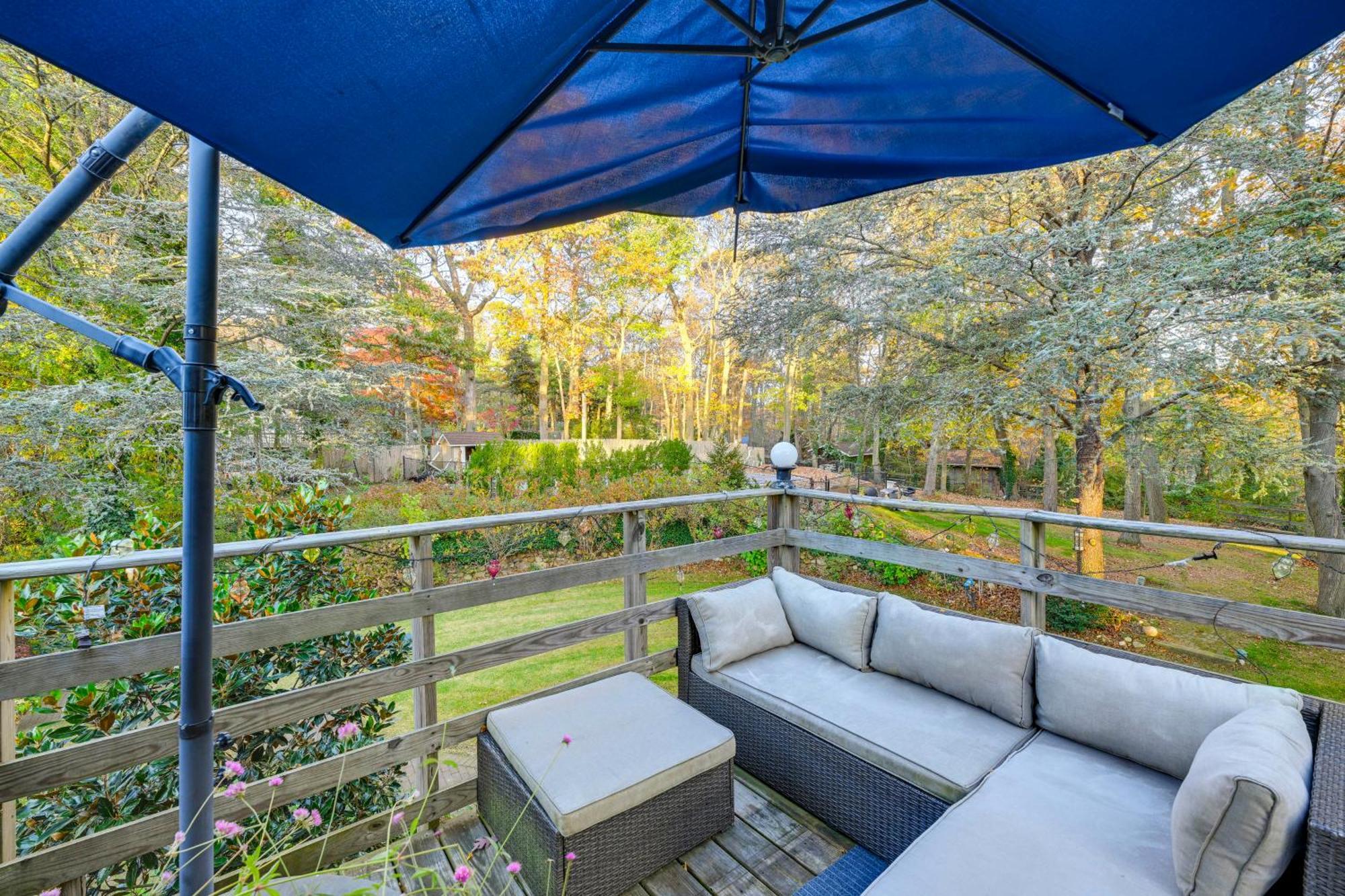 Cozy Dix Hills Apt With Deck About 7 Mi To Beach! Εξωτερικό φωτογραφία