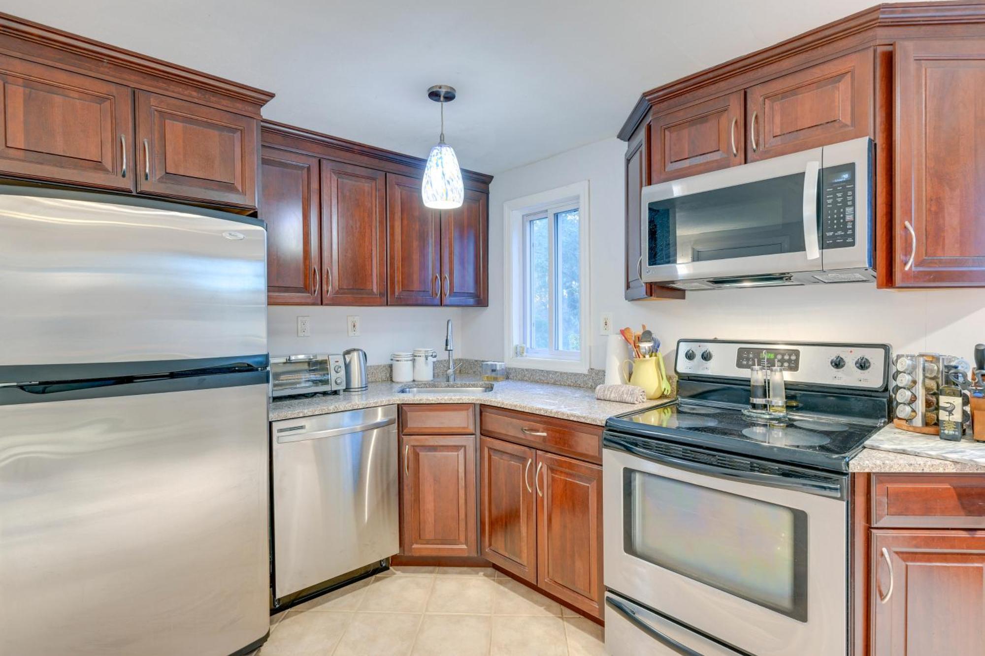Cozy Dix Hills Apt With Deck About 7 Mi To Beach! Εξωτερικό φωτογραφία