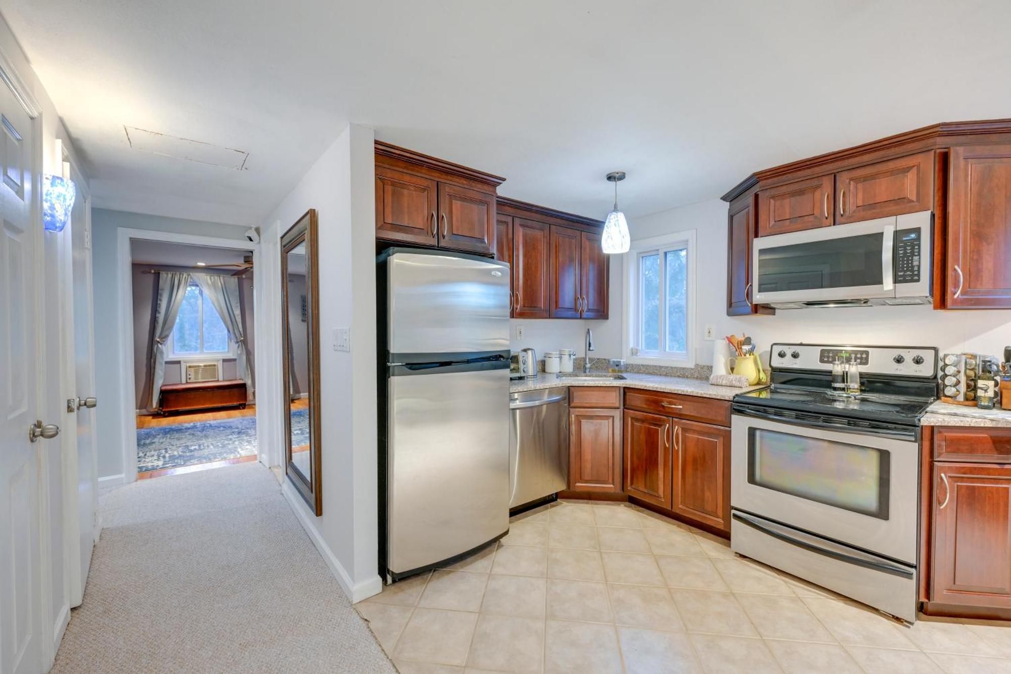 Cozy Dix Hills Apt With Deck About 7 Mi To Beach! Εξωτερικό φωτογραφία
